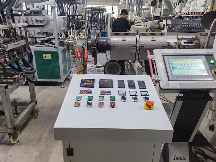 PC燈罩?jǐn)D出生產(chǎn)線用熔體泵